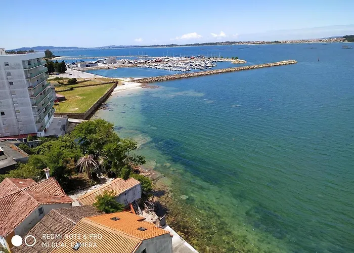 アパート Poniente Con Y Sin Terraza ビラノーバ・デ・アロウサ