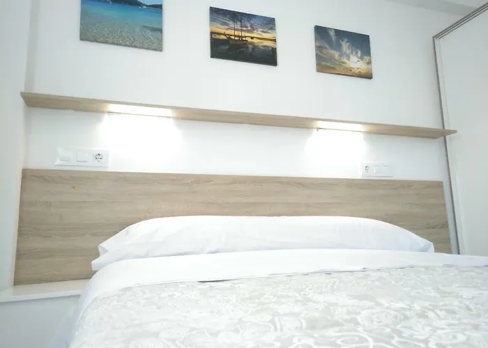 アパート Poniente Con Y Sin Terraza ビラノーバ・デ・アロウサ