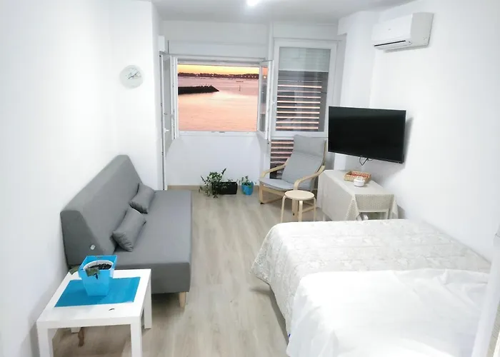 アパート Poniente Con Y Sin Terraza ビラノーバ・デ・アロウサ